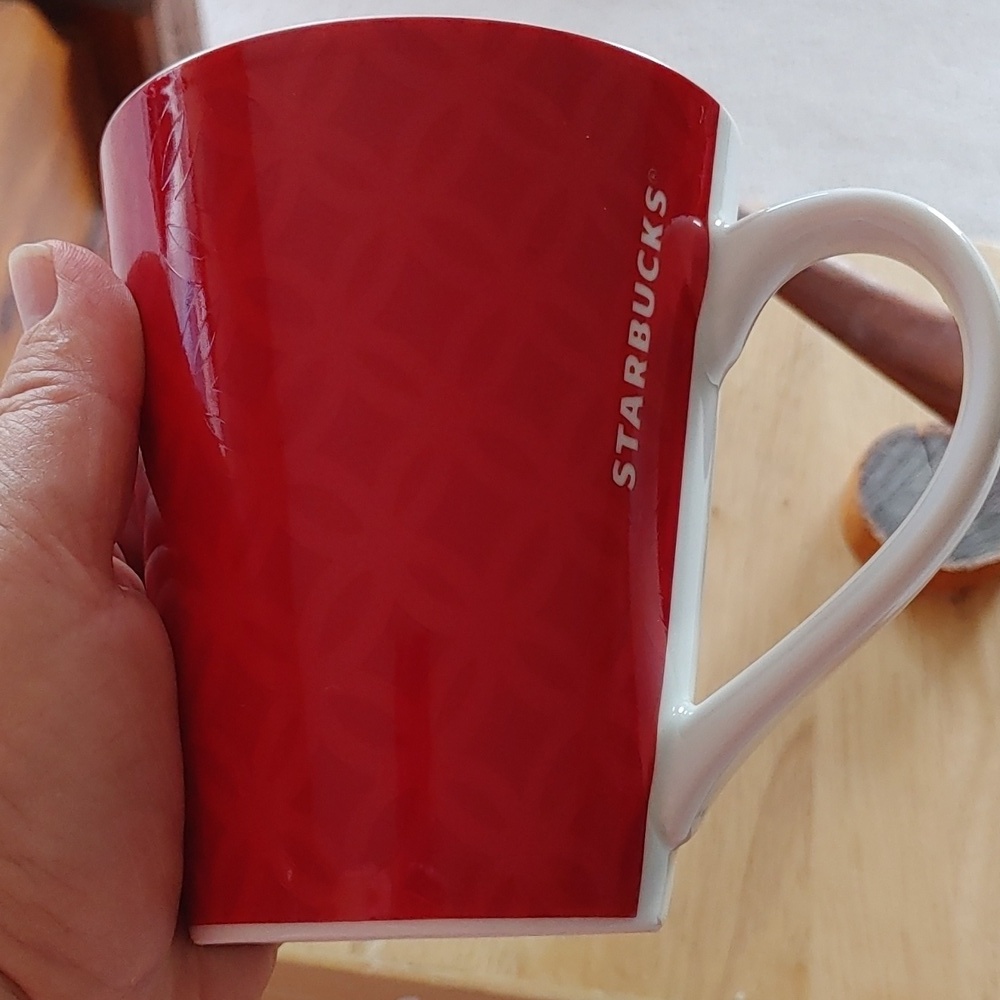 💚Starbucks Red & White Ceramic Coffee Mug